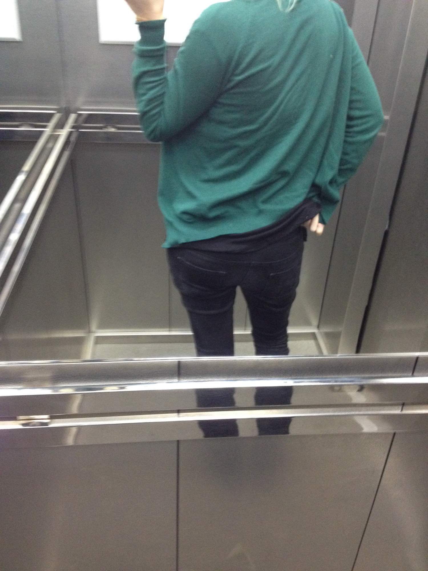 Selfie Swedish Blonde Loves Converse