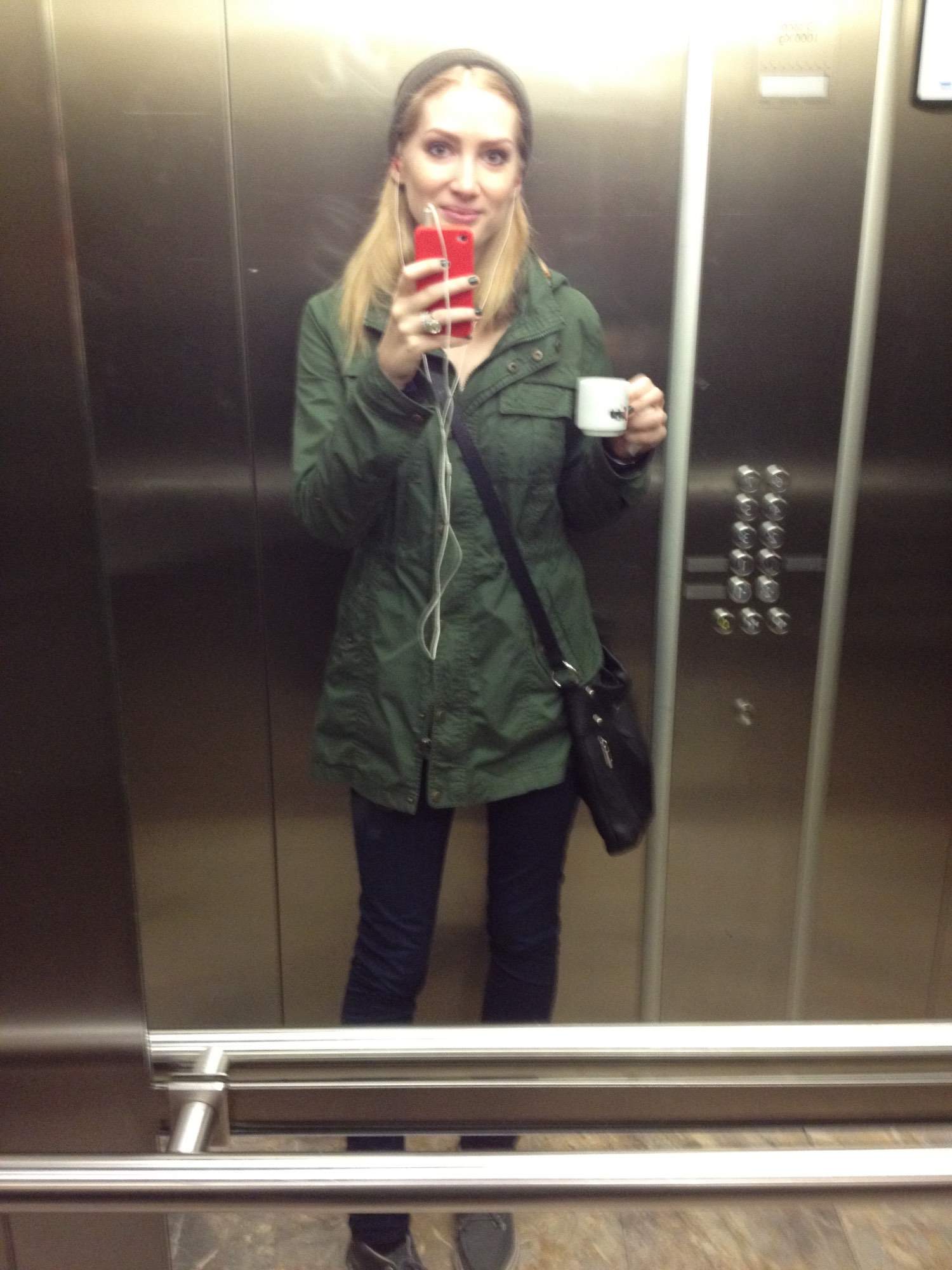 Selfie Swedish Blonde Loves Converse