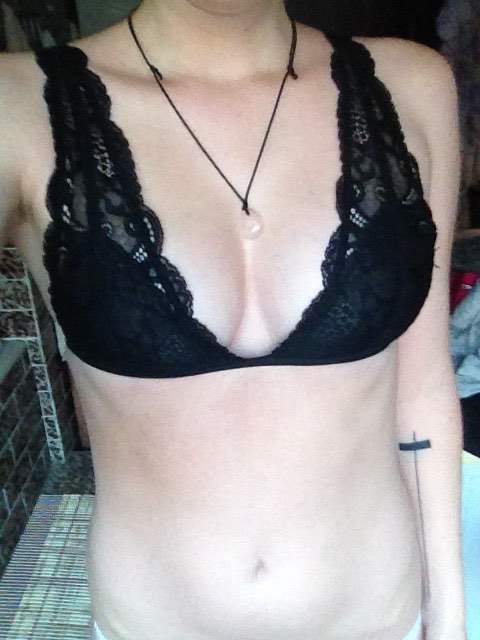 Selfie Swedish Blonde Loves Converse