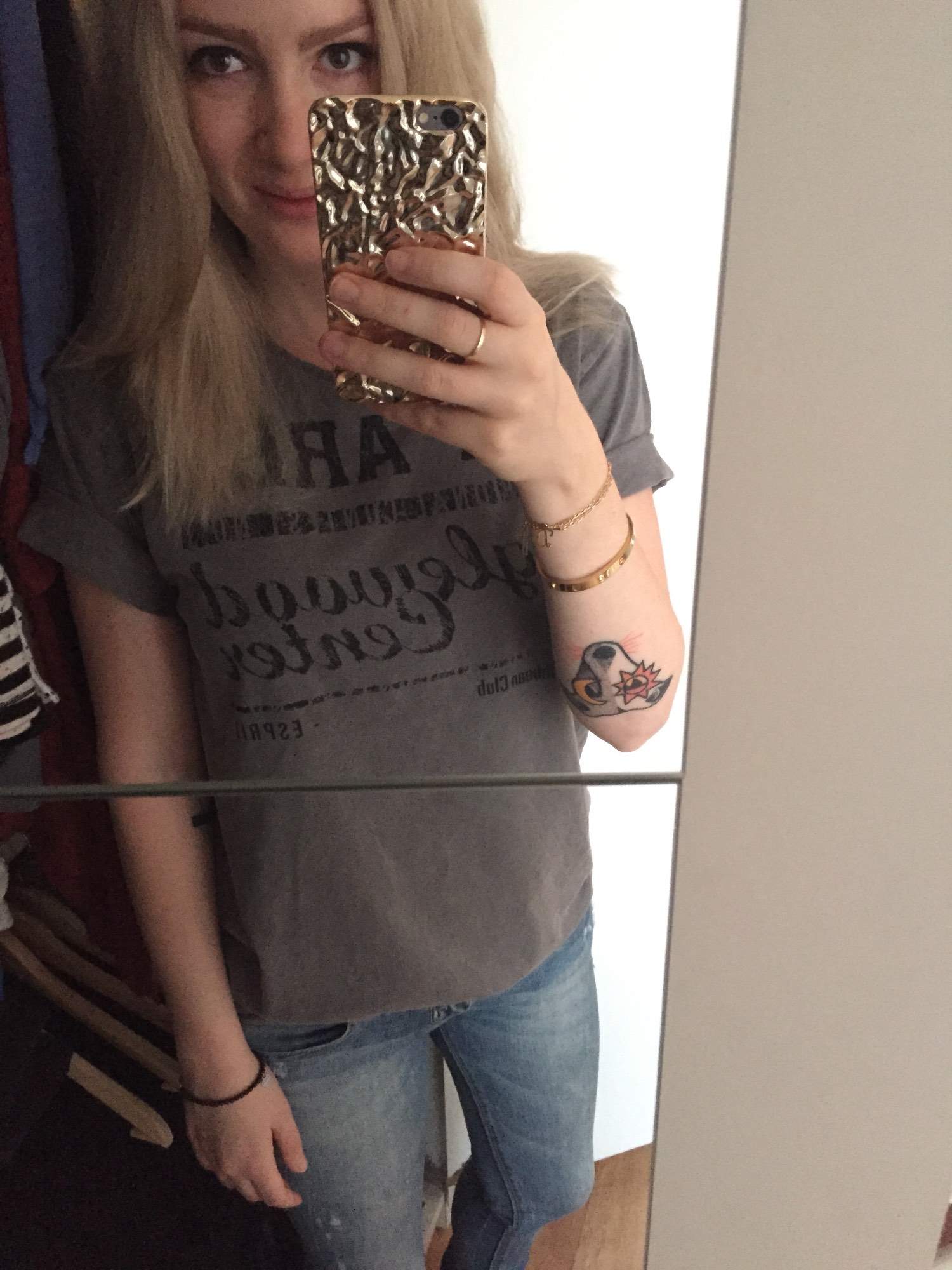Selfie Swedish Blonde Loves Converse