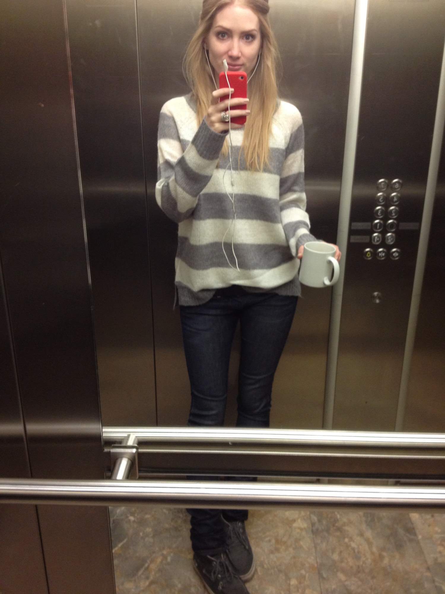 Selfie Swedish Blonde Loves Converse