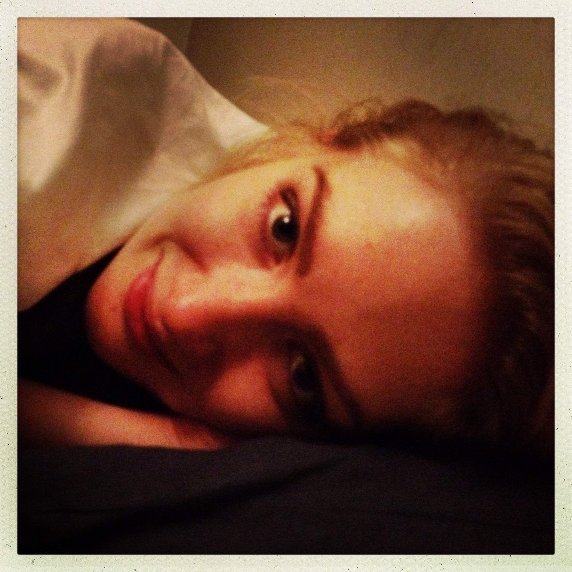 Selfie Swedish Blonde Loves Converse