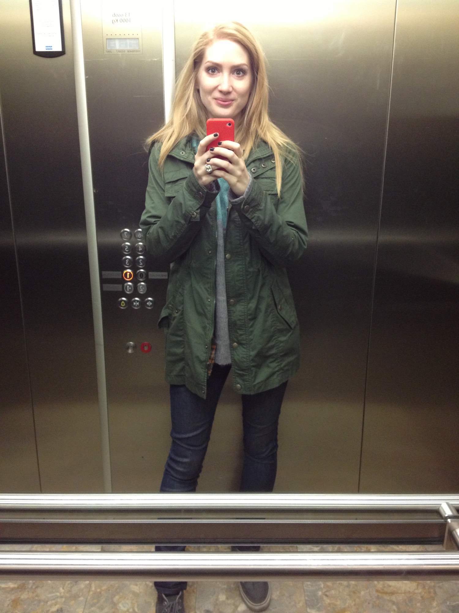 Selfie Swedish Blonde Loves Converse