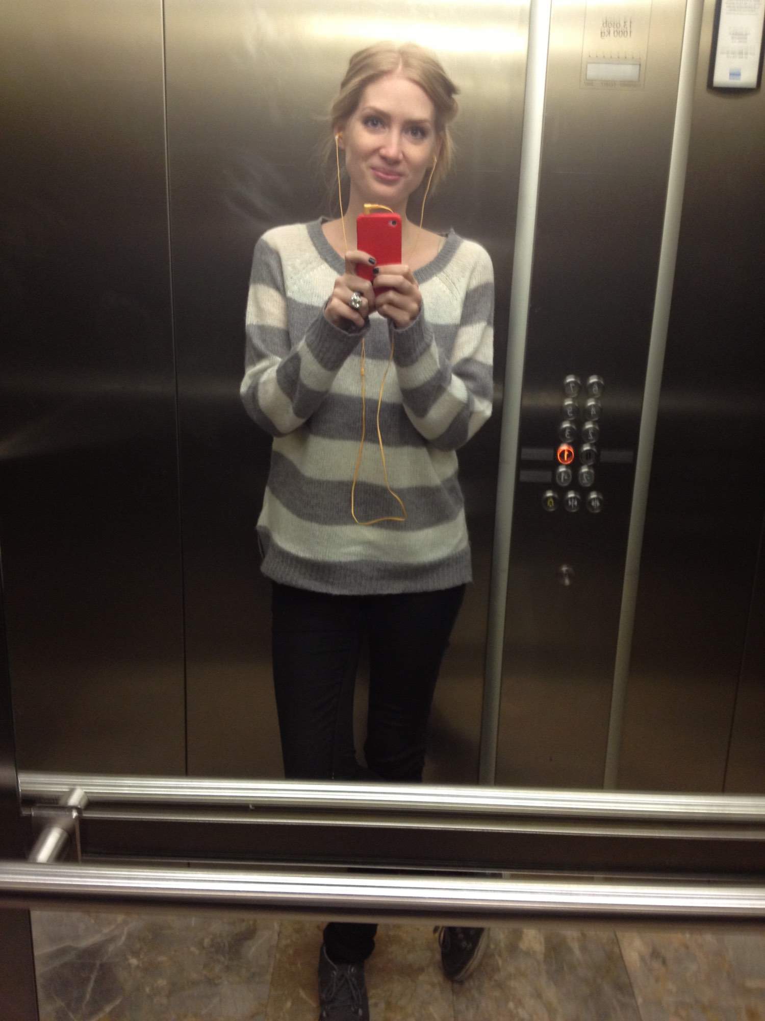 Selfie Swedish Blonde Loves Converse