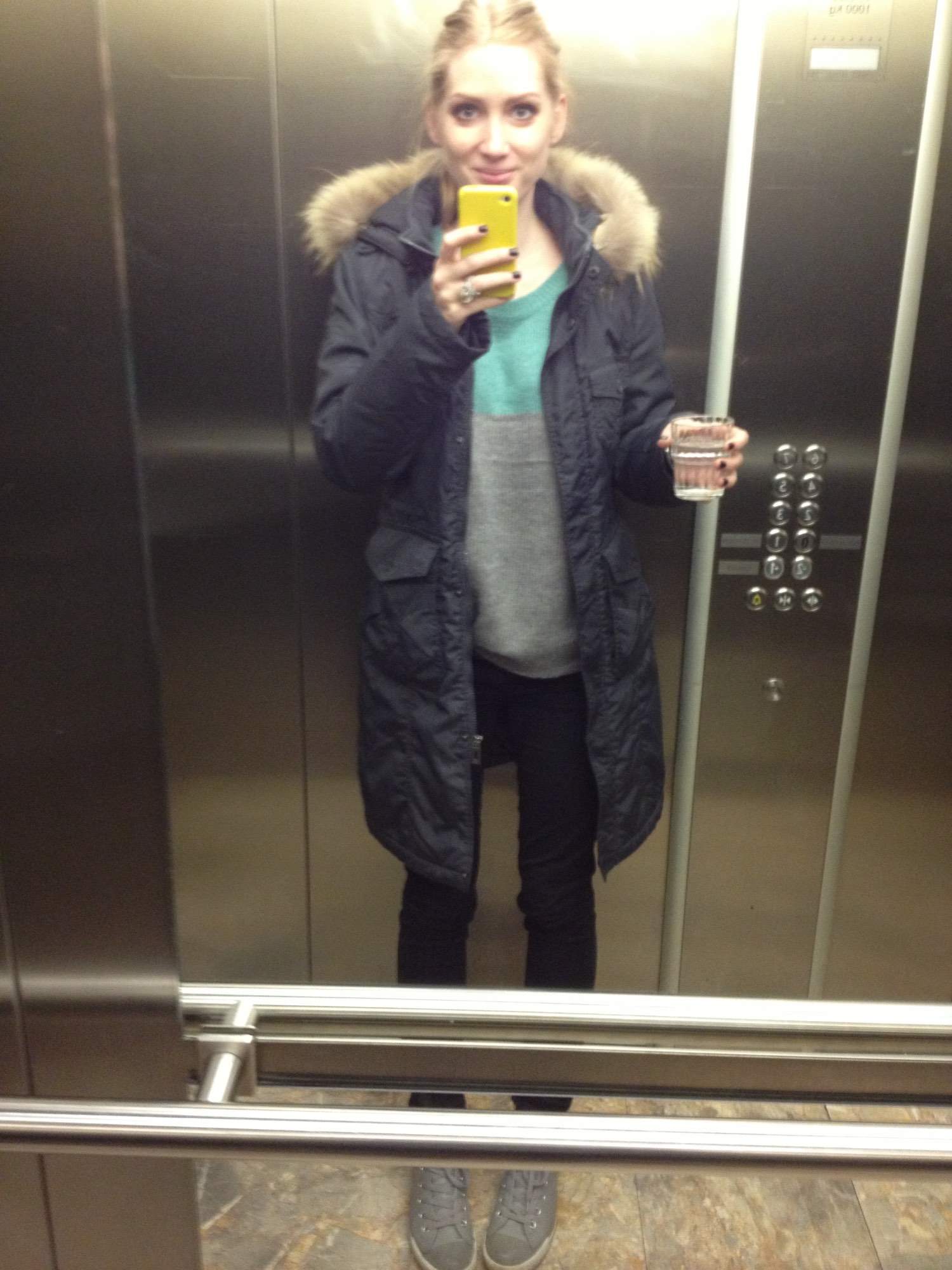 Selfie Swedish Blonde Loves Converse