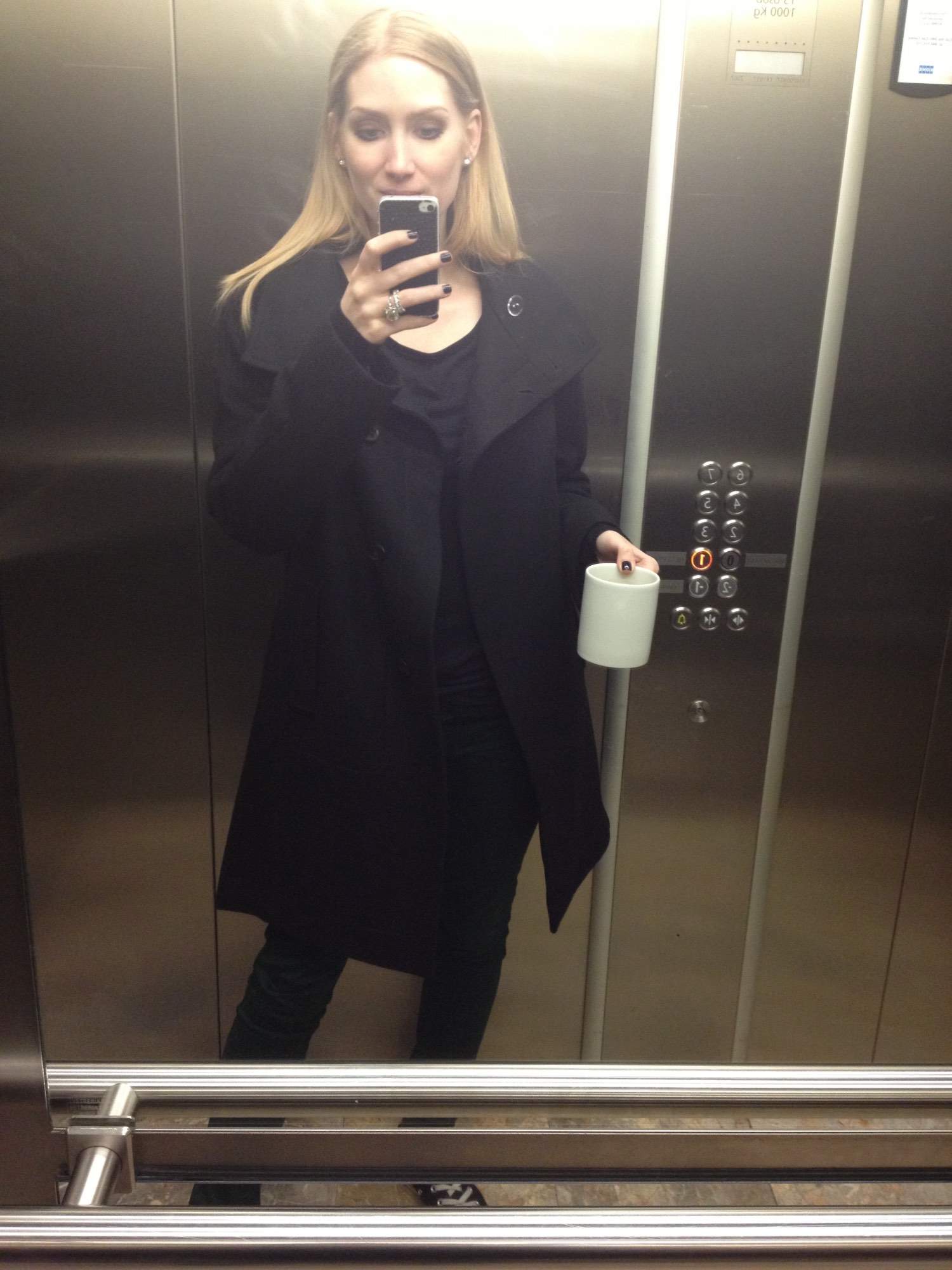 Selfie Swedish Blonde Loves Converse