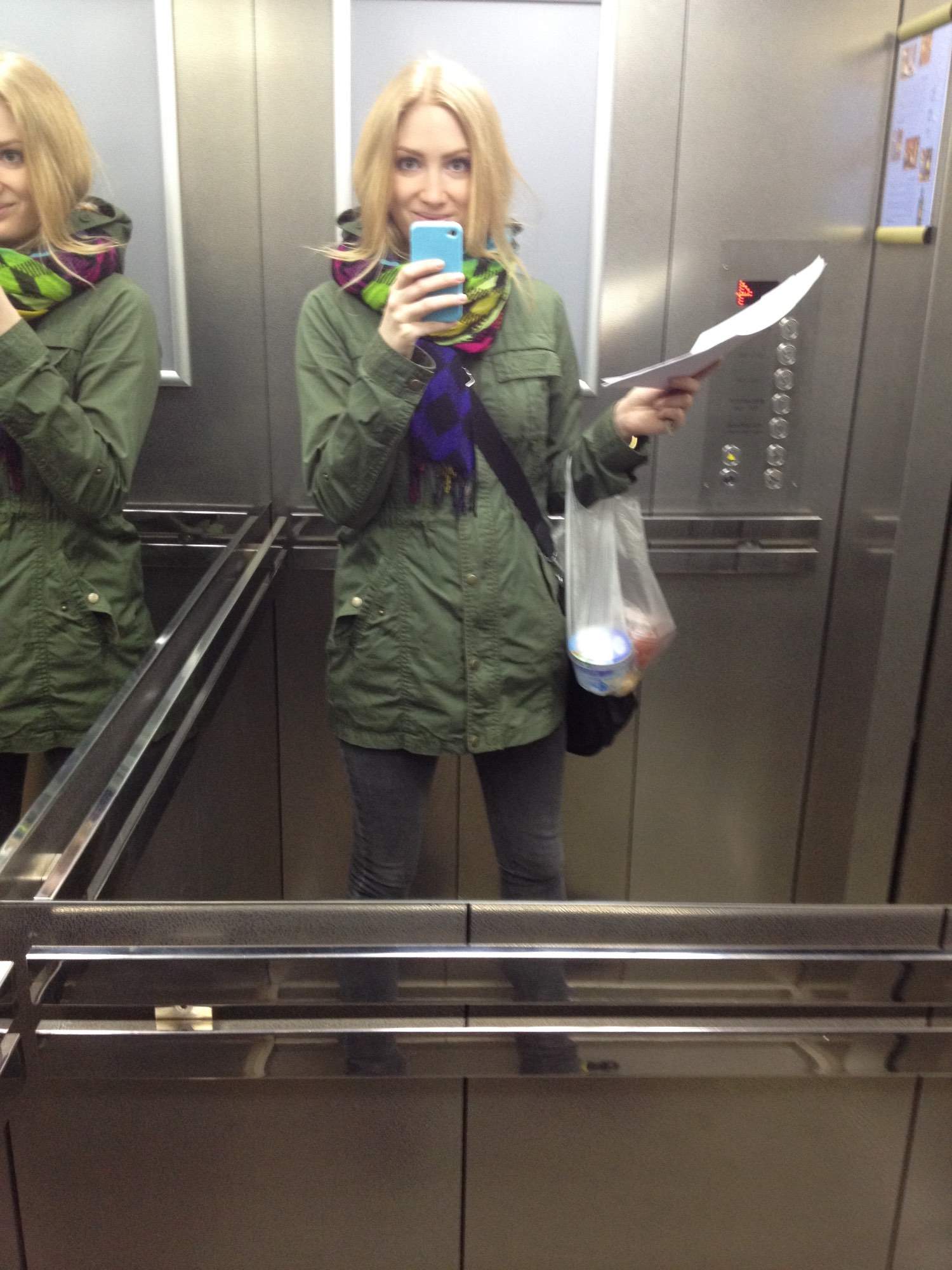 Selfie Swedish Blonde Loves Converse