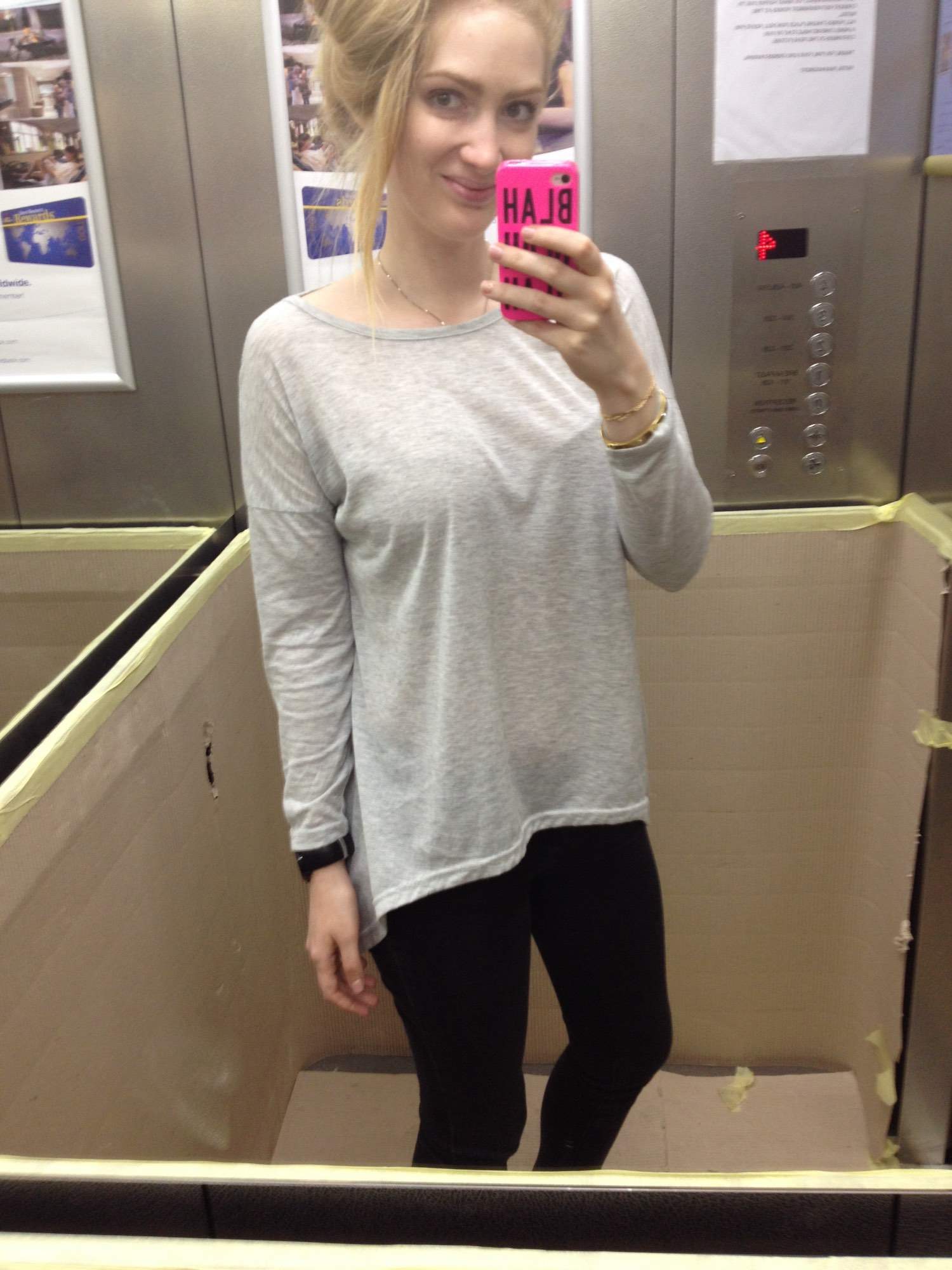 Selfie Swedish Blonde Loves Converse