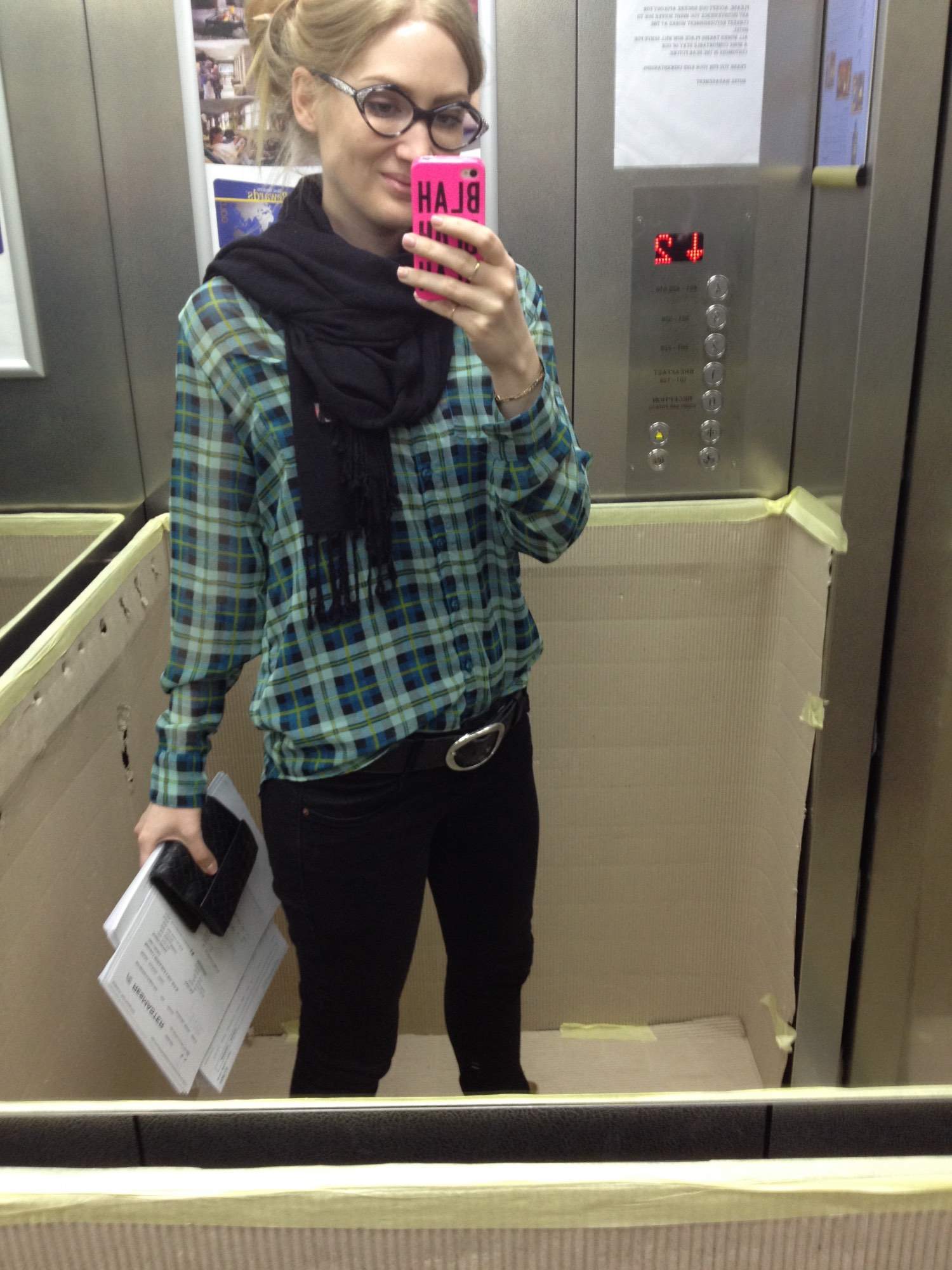 Selfie Swedish Blonde Loves Converse