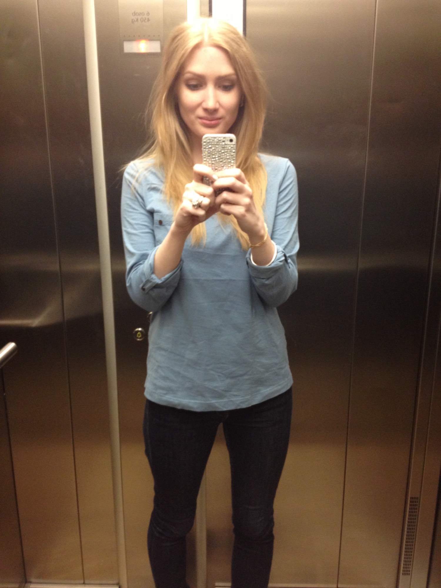 Selfie Swedish Blonde Loves Converse