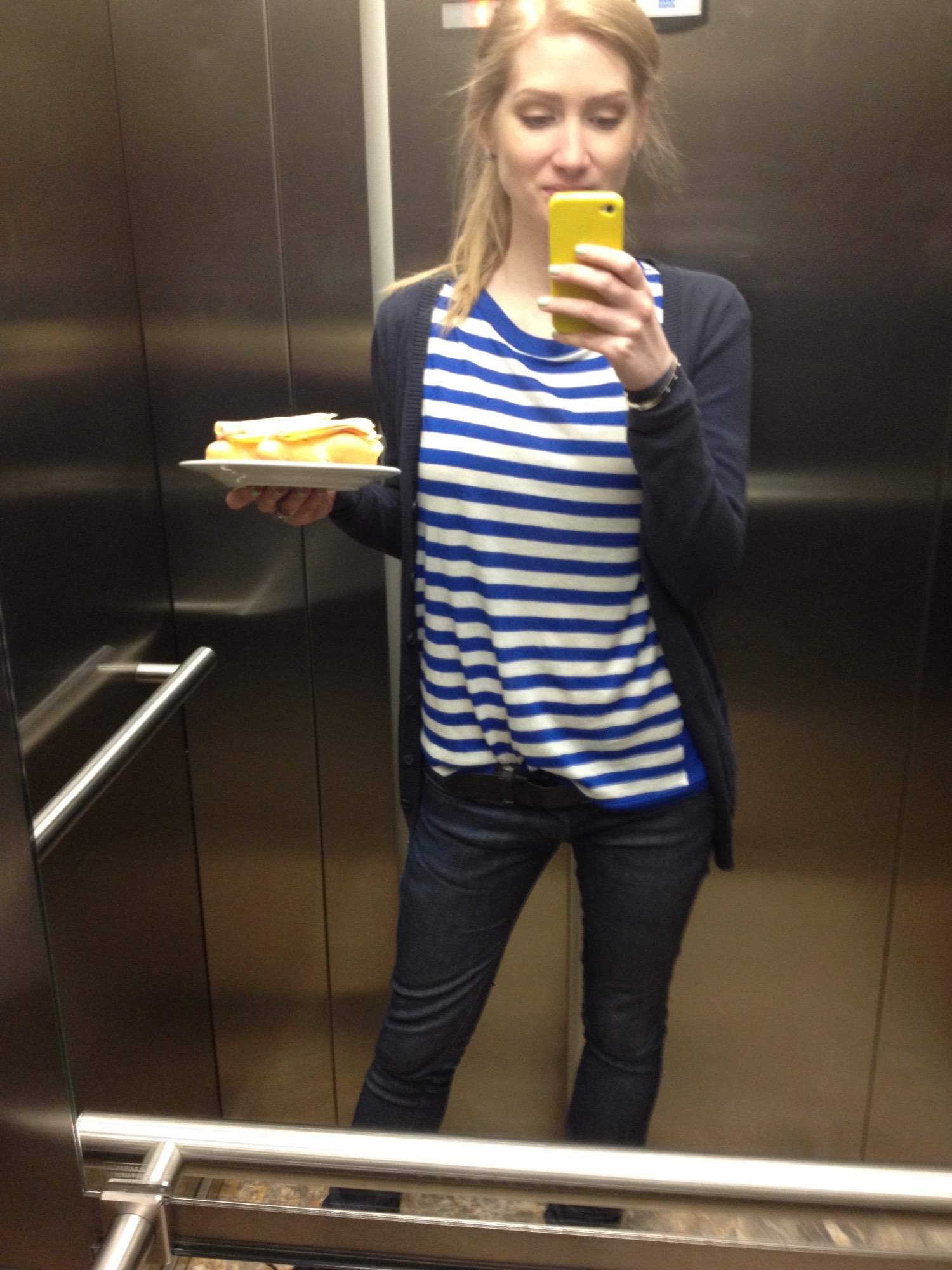 Selfie Swedish Blonde Loves Converse