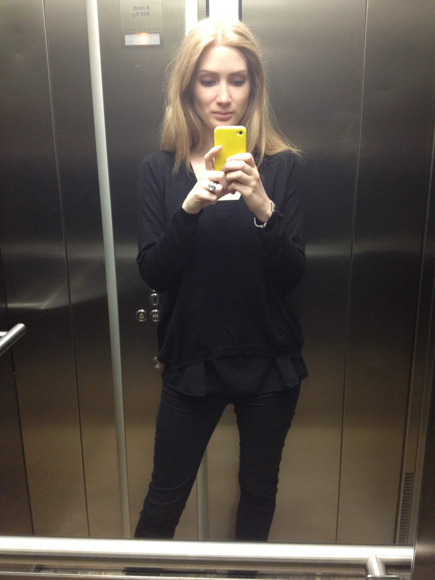 Selfie Swedish Blonde Loves Converse