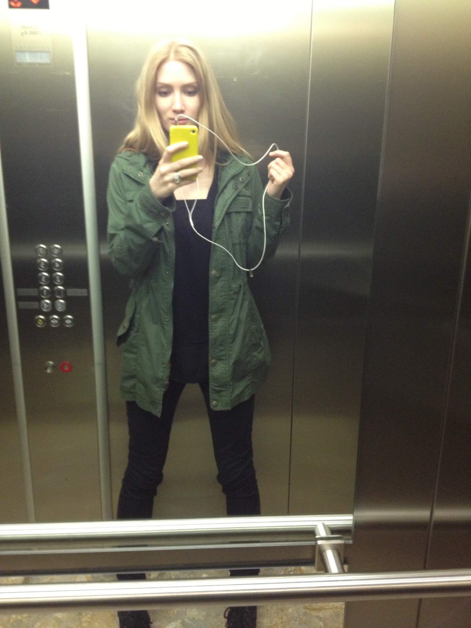 Selfie Swedish Blonde Loves Converse