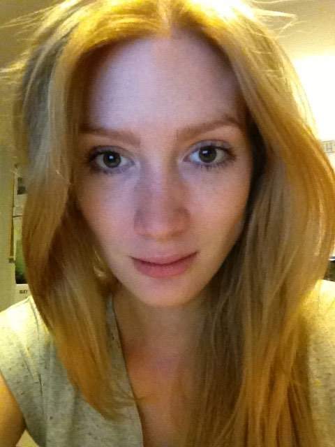 Selfie Swedish Blonde Loves Converse