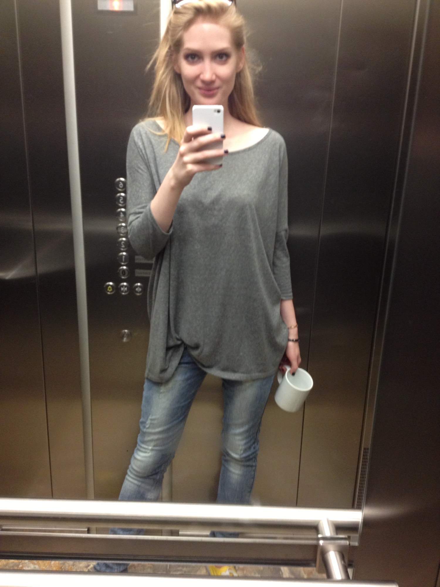 Selfie Swedish Blonde Loves Converse