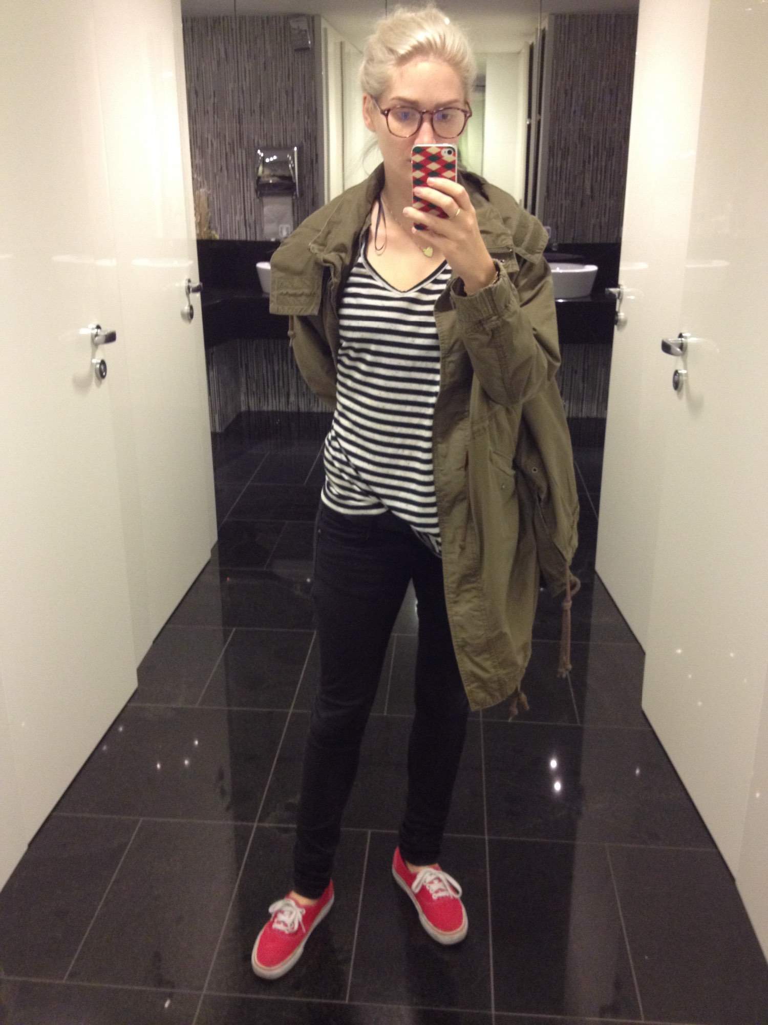 Selfie Swedish Blonde Loves Converse