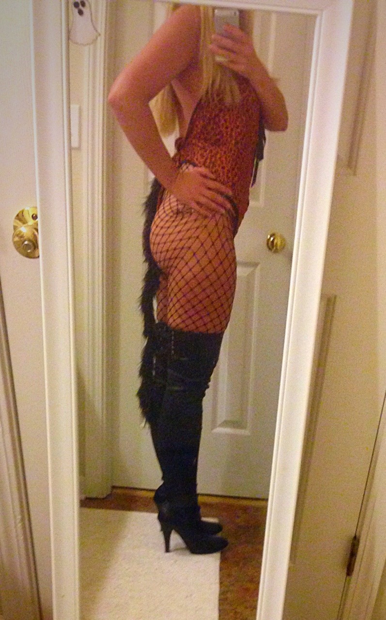 Super Wet Selfie Horny Blonde Milf #2