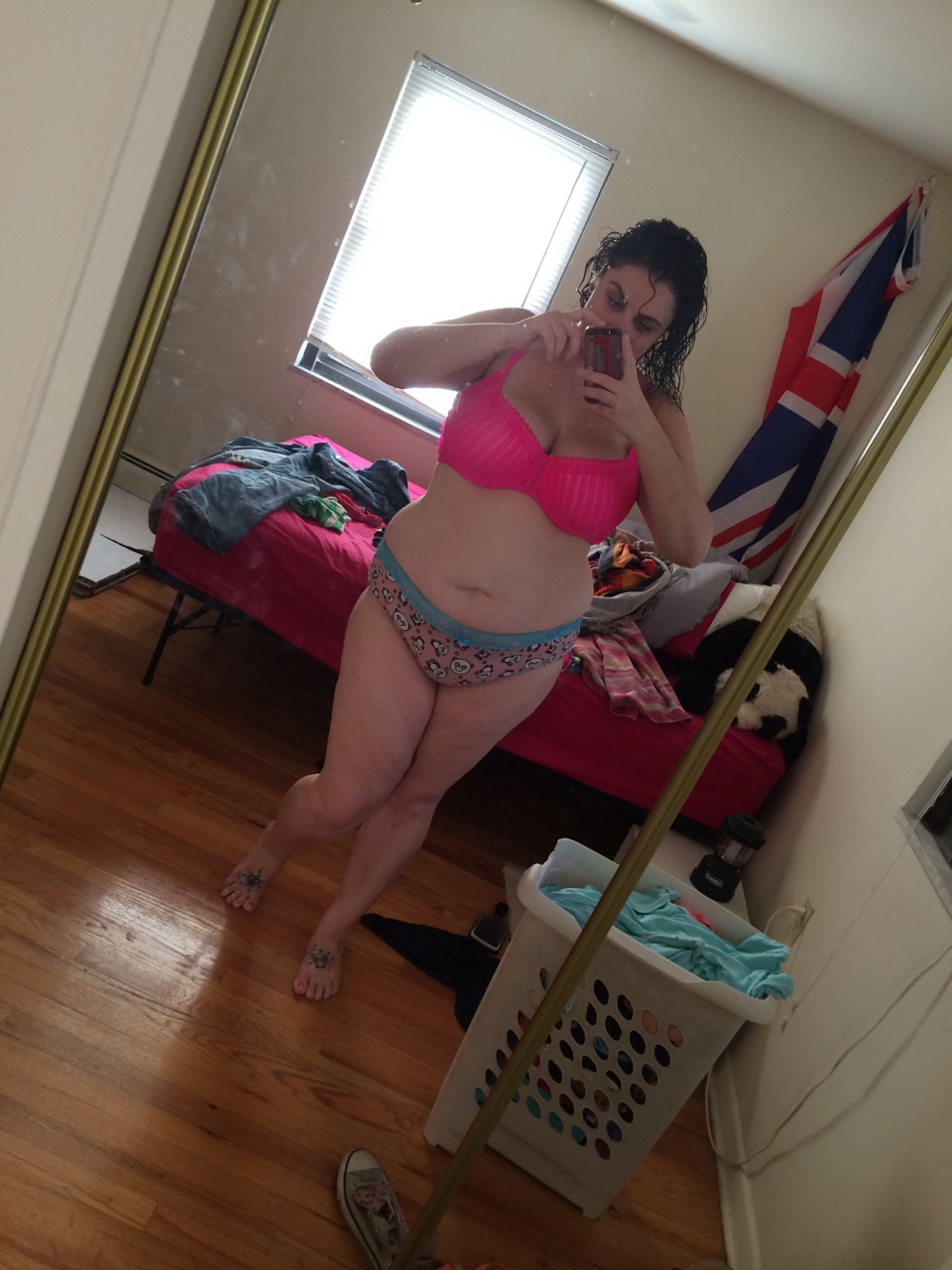 Big Breasted British Selfie Babe