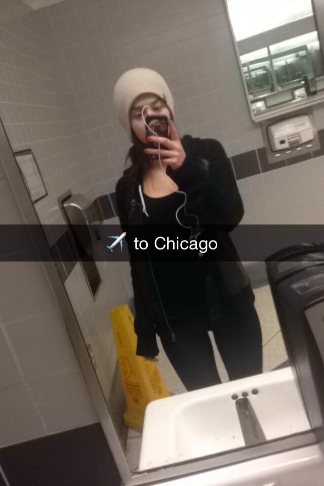 Mama Mia Brunette Selfie Swagger