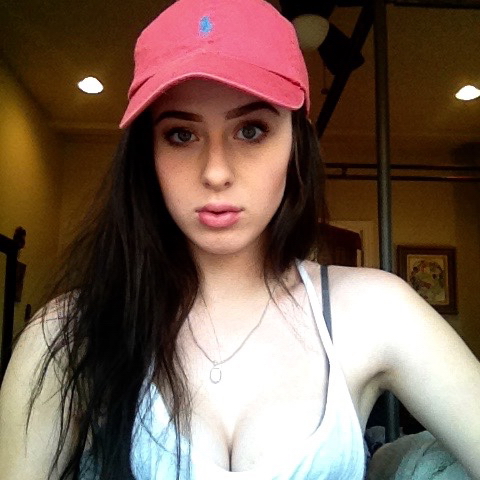 Mama Mia Brunette Selfie Swagger