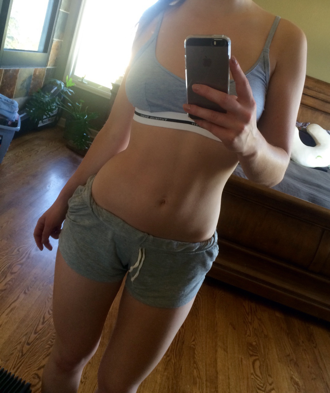 Mama Mia Brunette Selfie Swagger