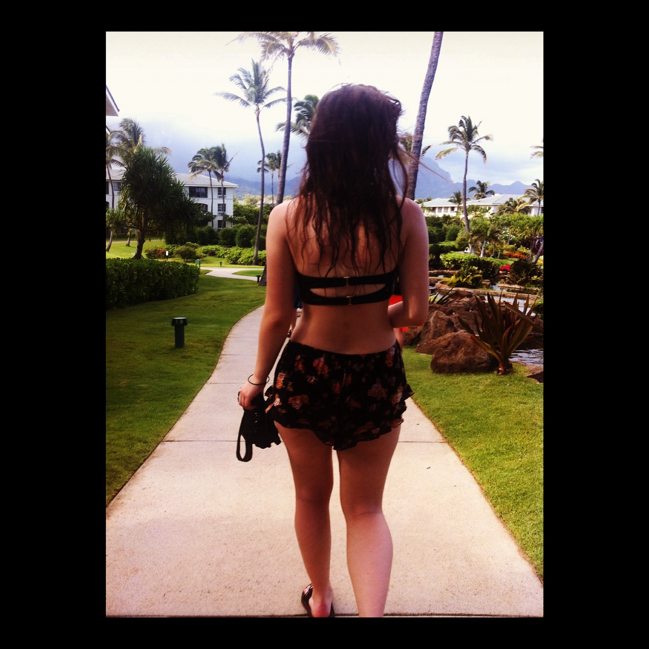 Mama Mia Brunette Selfie Swagger