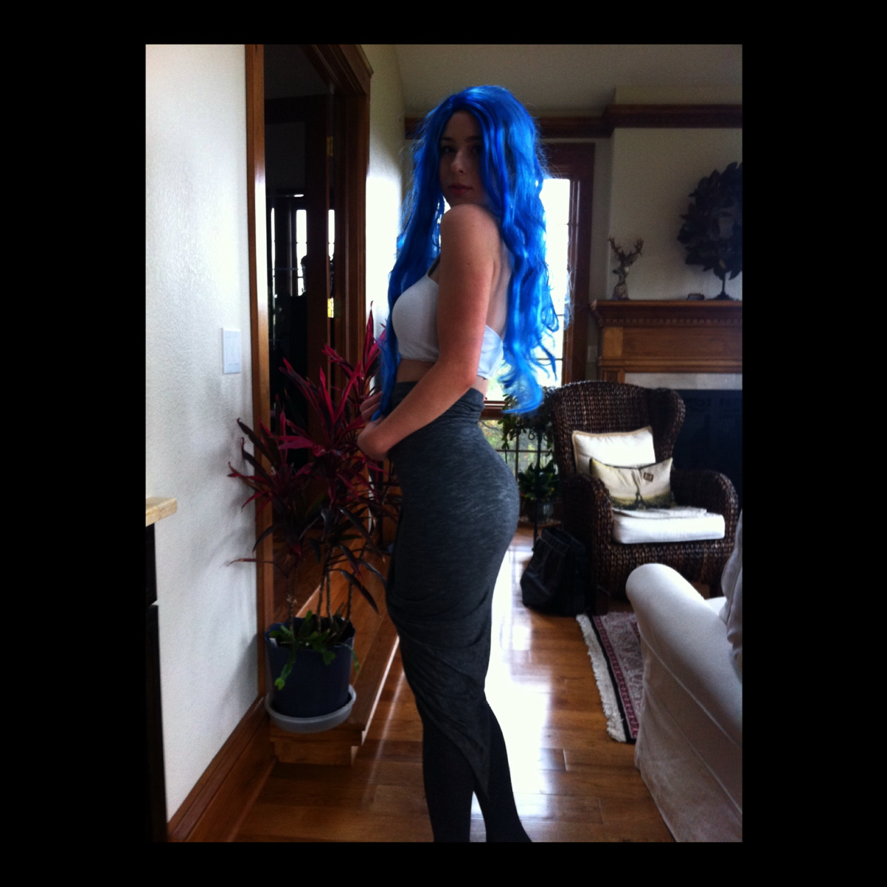 Mama Mia Brunette Selfie Swagger