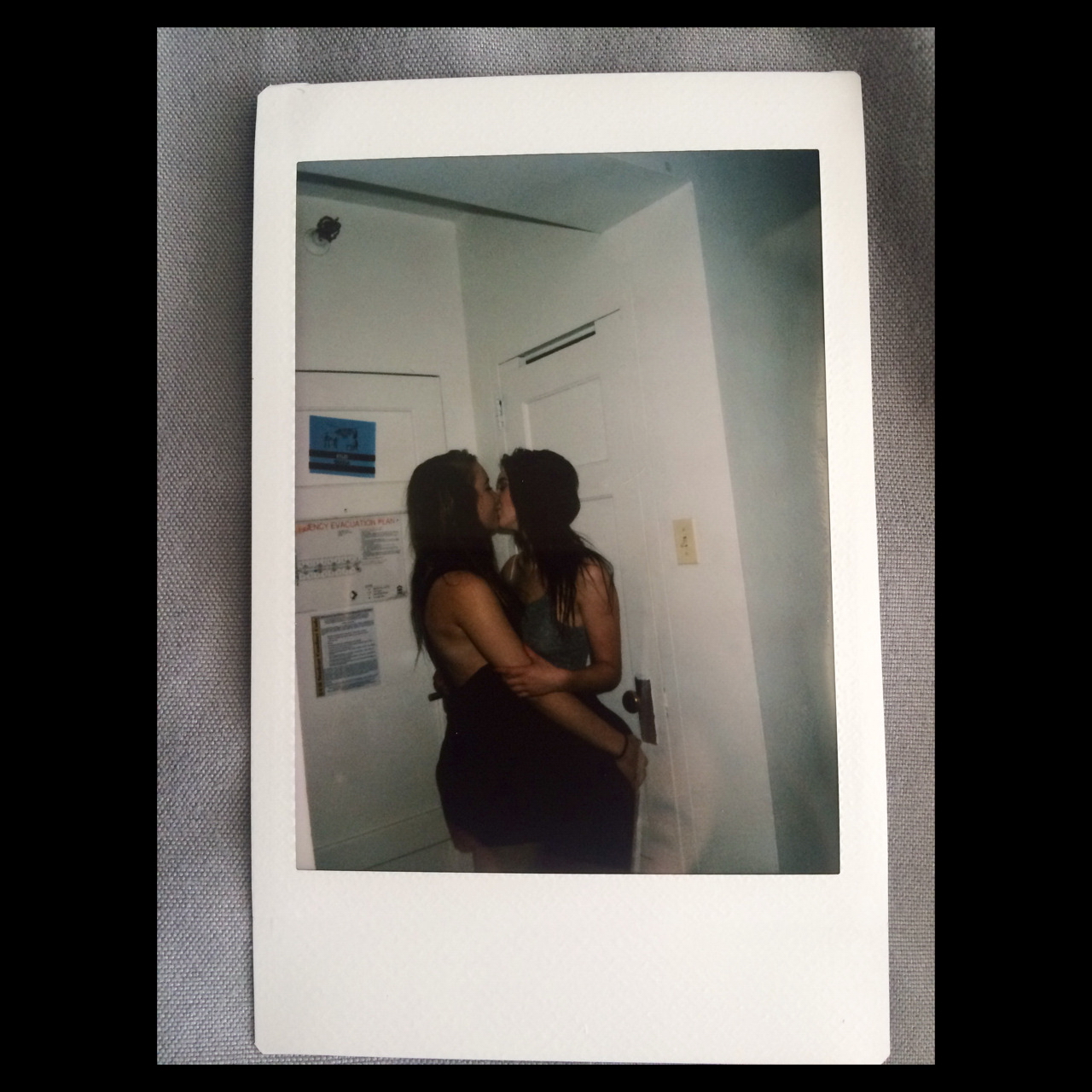 Mama Mia Brunette Selfie Swagger