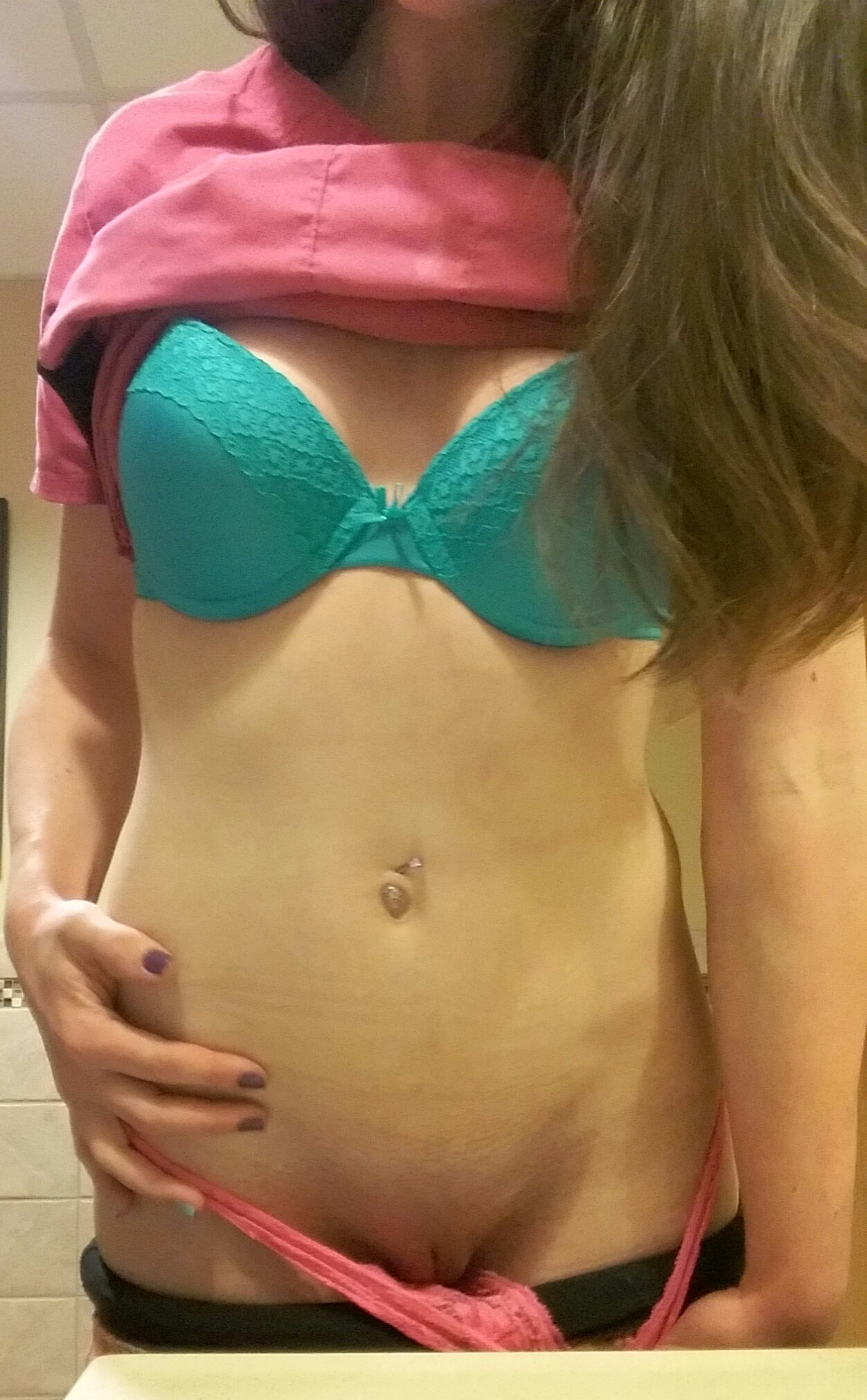 Brunette Perky Tits And Nips Reddit