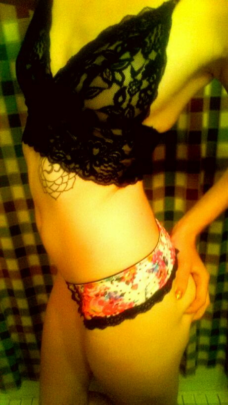 Likes To Feel Pain Redhead