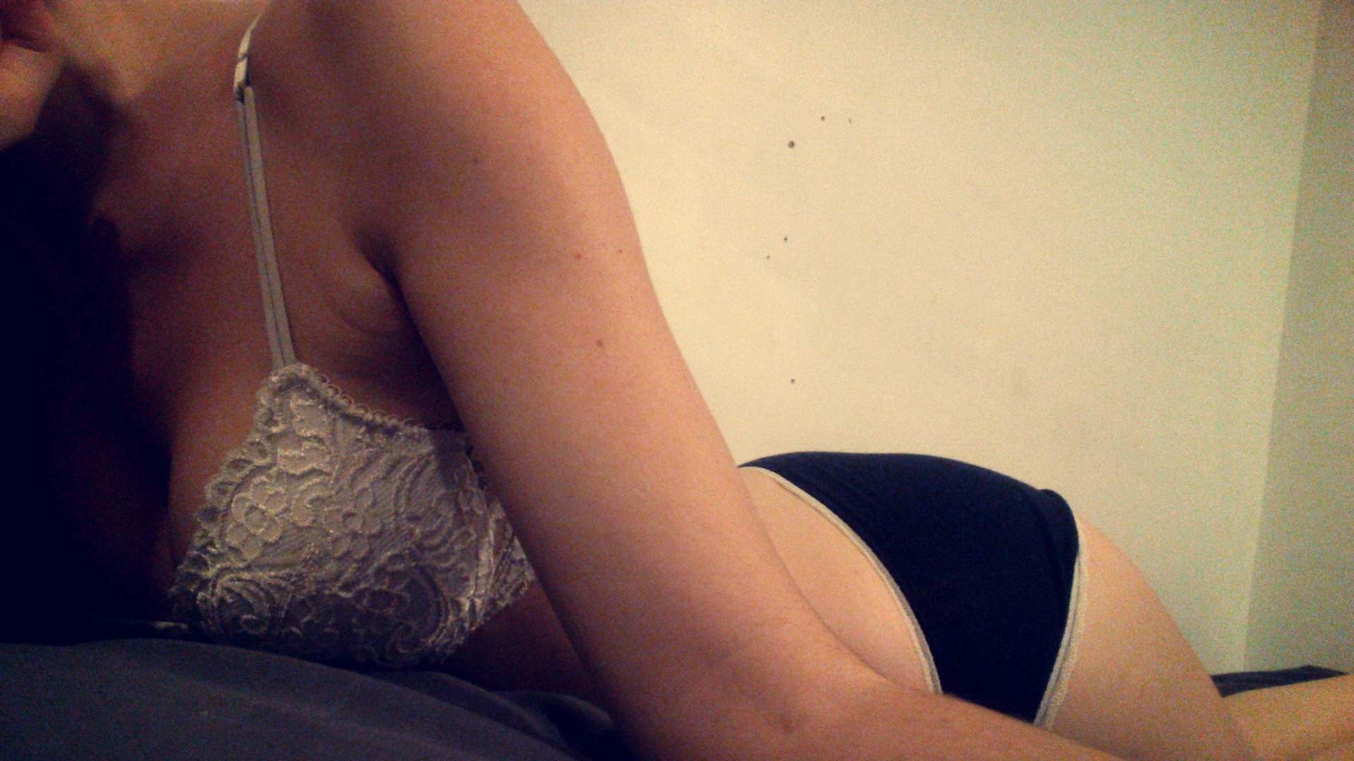 Likes To Feel Pain Redhead