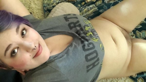 Natural Redhead Busty Hairy Selfies