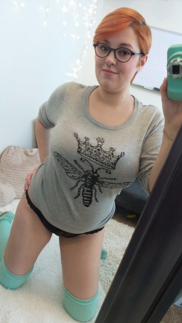 Natural Redhead Busty Hairy Selfies