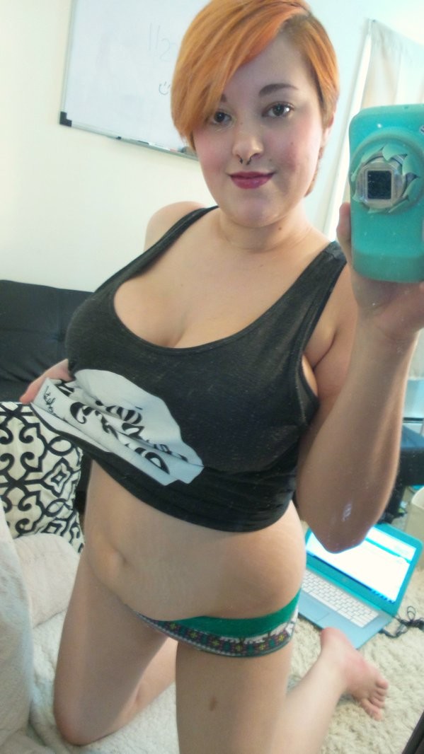 Natural Redhead Busty Hairy Selfies