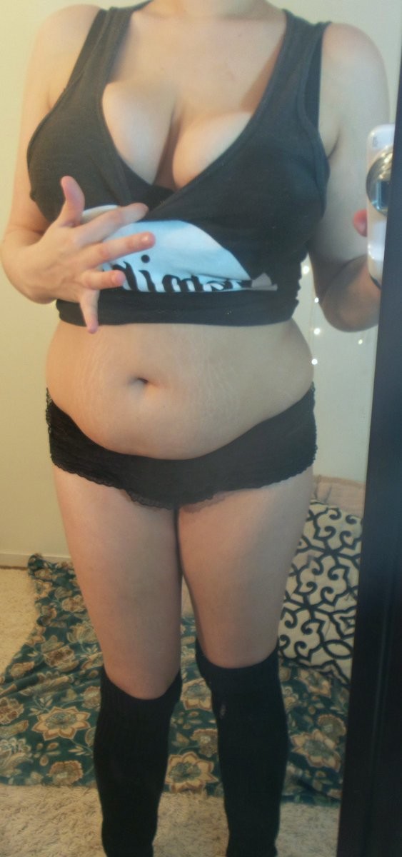 Natural Redhead Busty Hairy Selfies