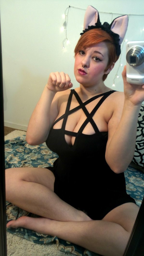 Natural Redhead Busty Hairy Selfies