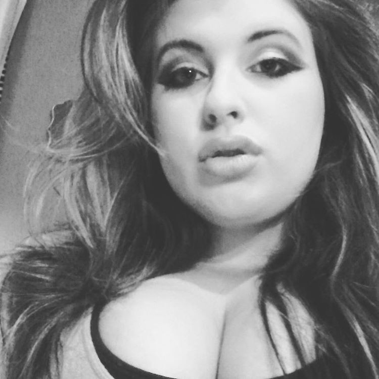 Pretty Massive Mammories On Brunette