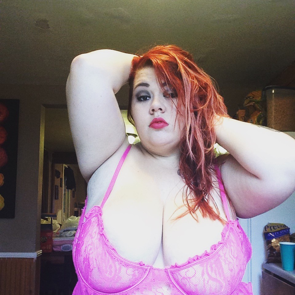 Pretty Massive Mammories On Brunette