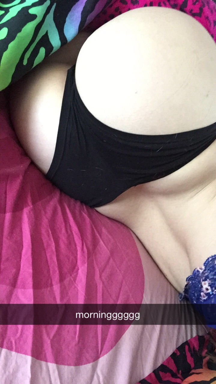 Tight Bod Weed Loving Cutie Lez