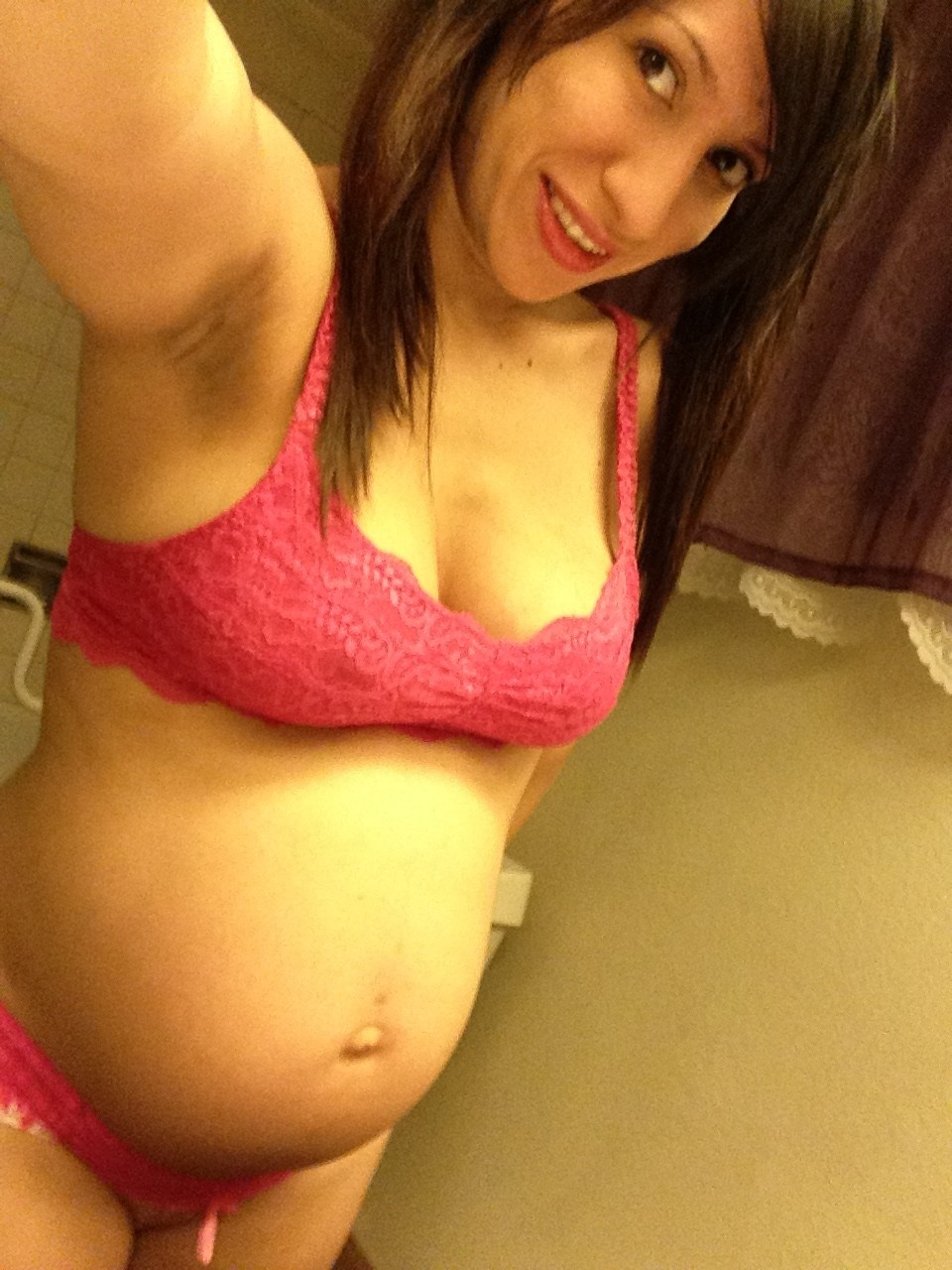 Hairy Pregnant Gaping Brunette Babe