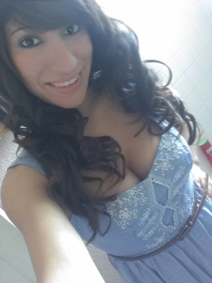 Hairy Pregnant Gaping Brunette Babe