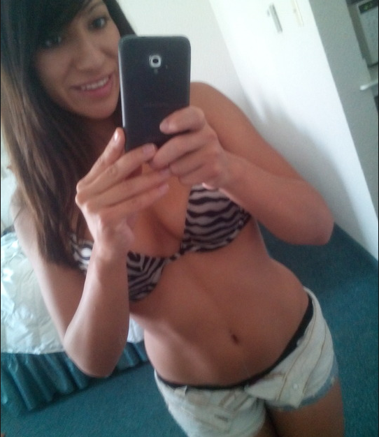 Hairy Pregnant Gaping Brunette Babe