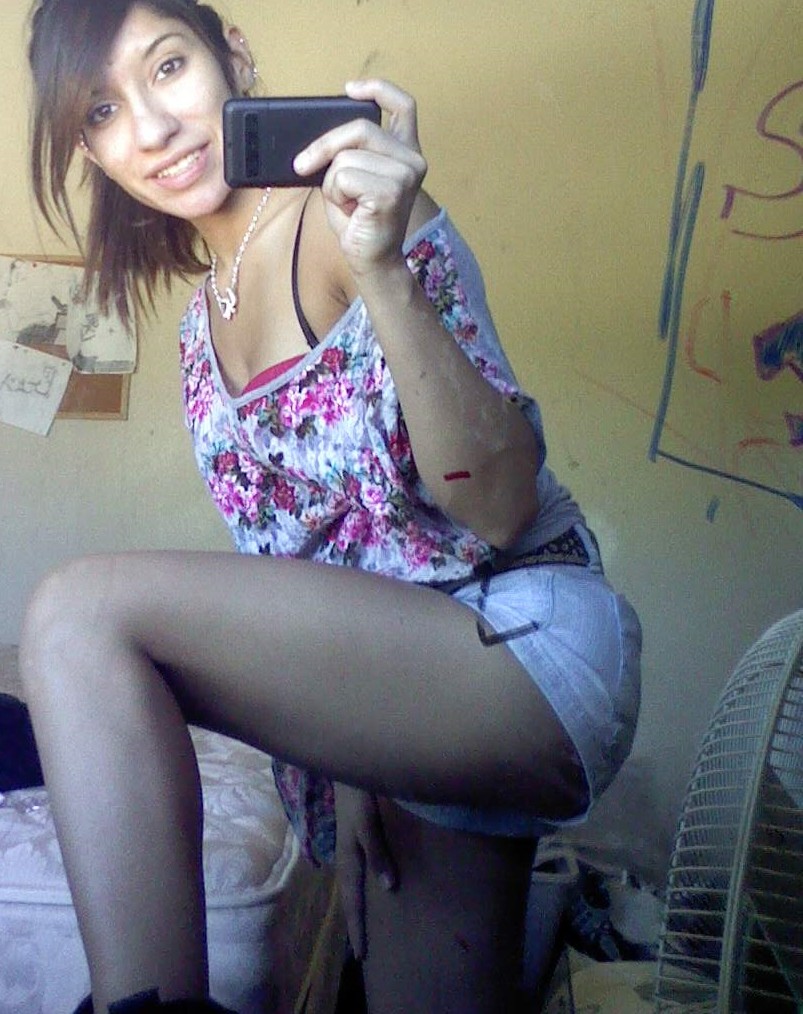 Hairy Pregnant Gaping Brunette Babe