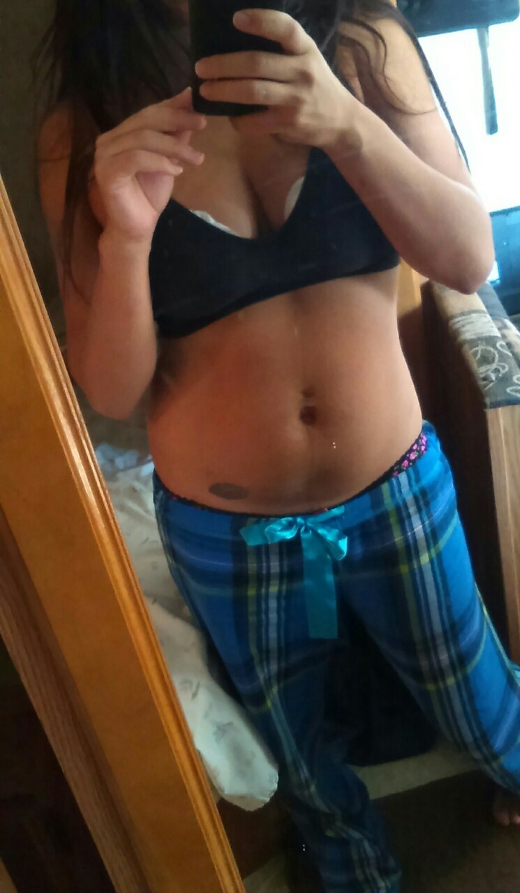 Hairy Pregnant Gaping Brunette Babe