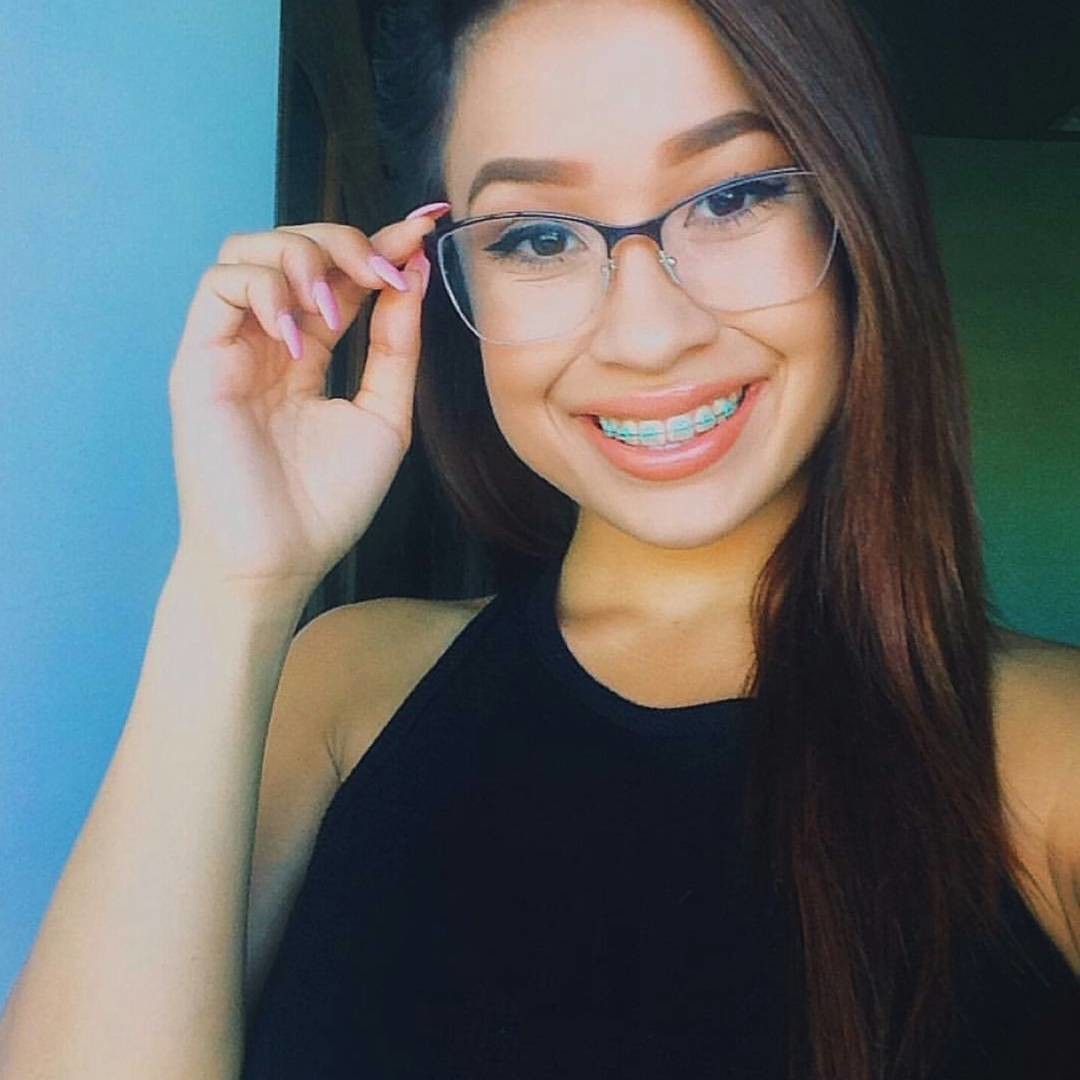 Huge Tits Fit Babe Elizabeth Pelayo