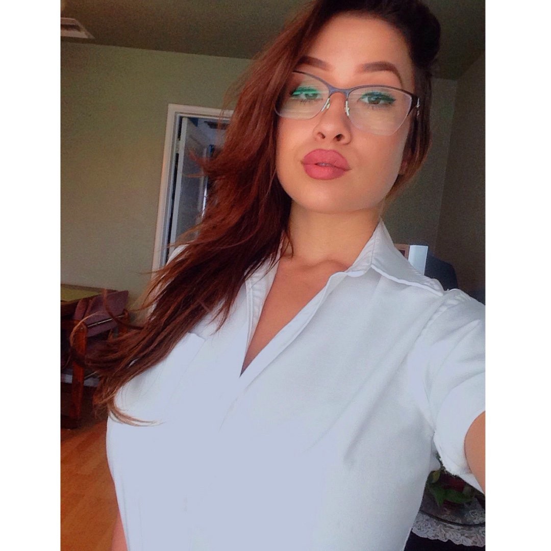 Huge Tits Fit Babe Elizabeth Pelayo