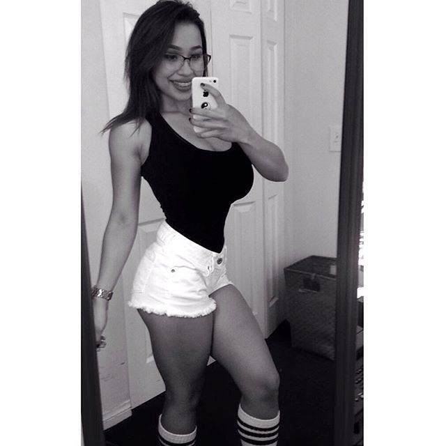 Huge Tits Fit Babe Elizabeth Pelayo