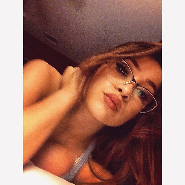 Huge Tits Fit Babe Elizabeth Pelayo