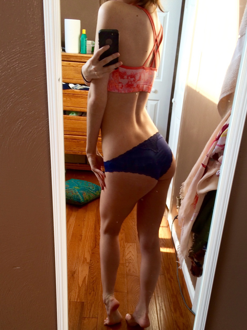 Life Of Cute and Slim Bodybuilder