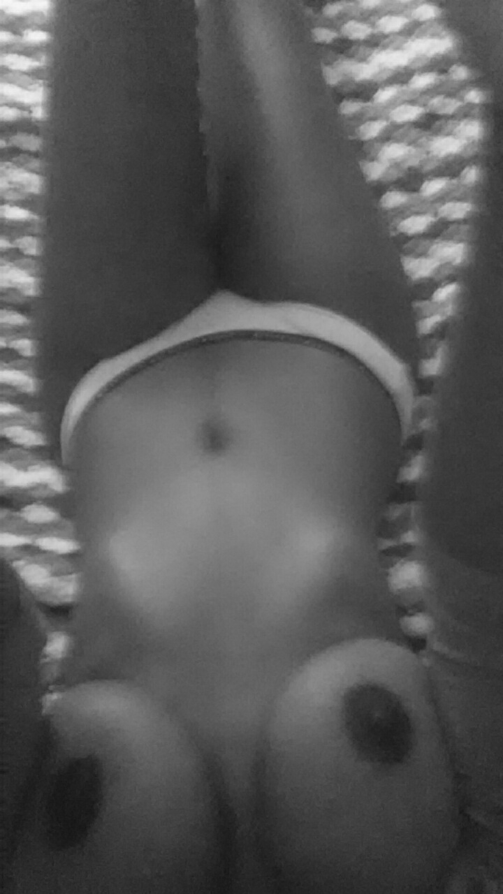 Big Breasted Ebony Selfies